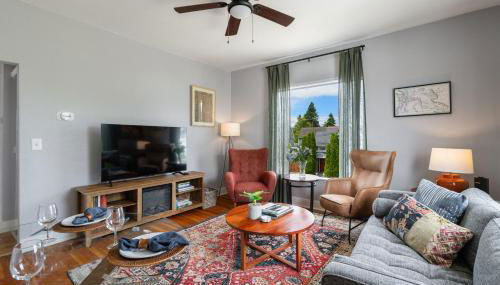 King Bed, Near DT and Best Restaurants, Pets OK! - Foto 1