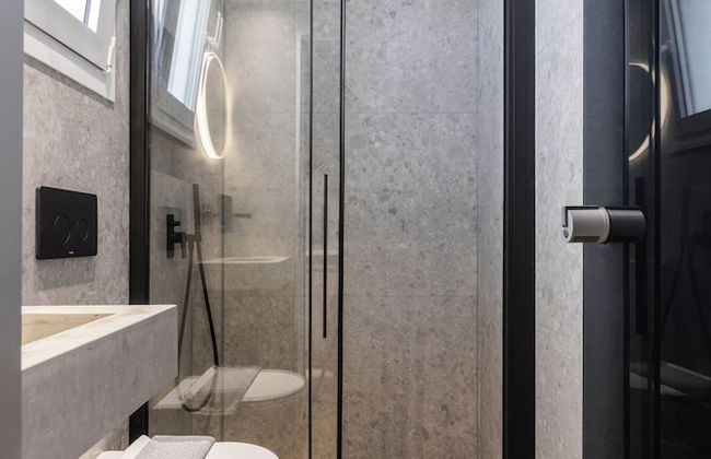 Kentro Luxury Suites - Photo 43