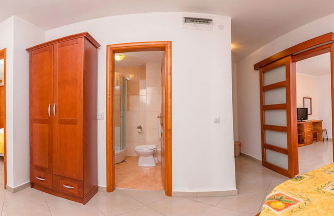 Rosic Apartments - Photo 10