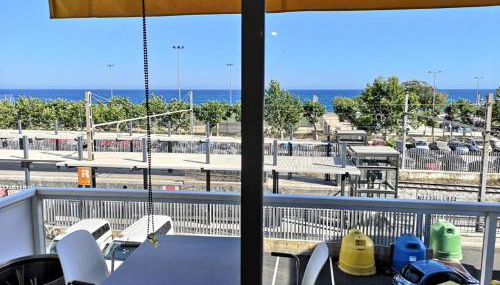 Luxury Apartment Accommodation, next to beach & train station Calella - Foto 1