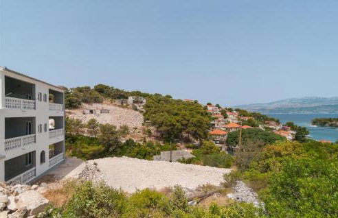 Gorgeous Apartment In Supetar-Splitska - Photo 7