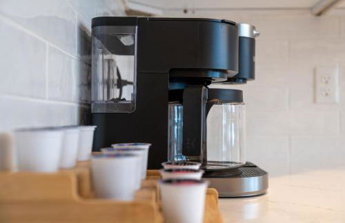 '"Luxury Mountain Getaway'" Sauna, Hot Tub, Massage Chair, Pool Table - Photo 34