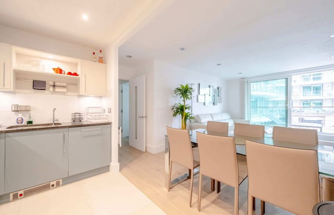 Central 2BD Flat w/ River View Balcony - Vauxhall! - Photo 13