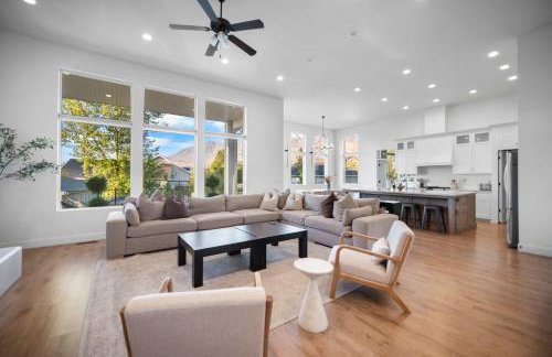 Luxe Family Retreat with Private Pickleball a Large Swim Spa indoor Movie Theatre 2 Outdoor Firepits a Home Gym and more - Foto 3