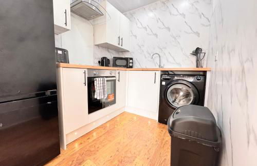 THE RESTING LION - Gourock Town Center Holiday Home Apartment - Foto 7