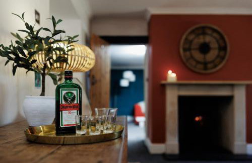 The Farmhouse with two hot tubs - Foto 18