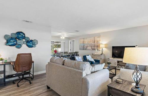 Summer Getaway Coastal Sea-Esta 4BD 3BA - Foto 4