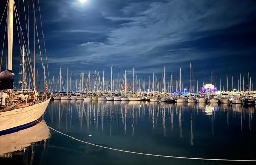 Vicino al mare sulla pista ciclabile - Foto 20