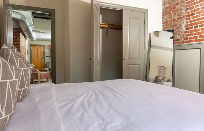 Luxury 2 BR Apartment With Modern Accents Downtown - Foto 16