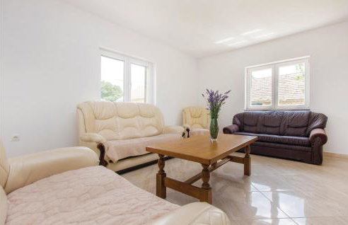 Four-Bedroom Holiday Home In Miljevci - Foto 21