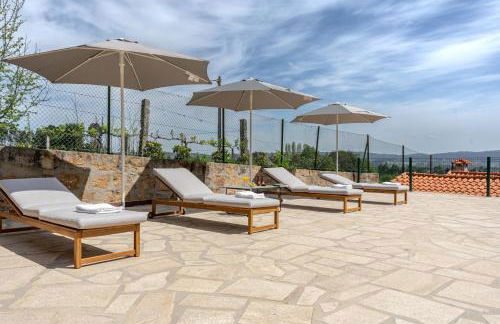 HostWise - Country Villa w/ Pool, Court & Views - Foto 14