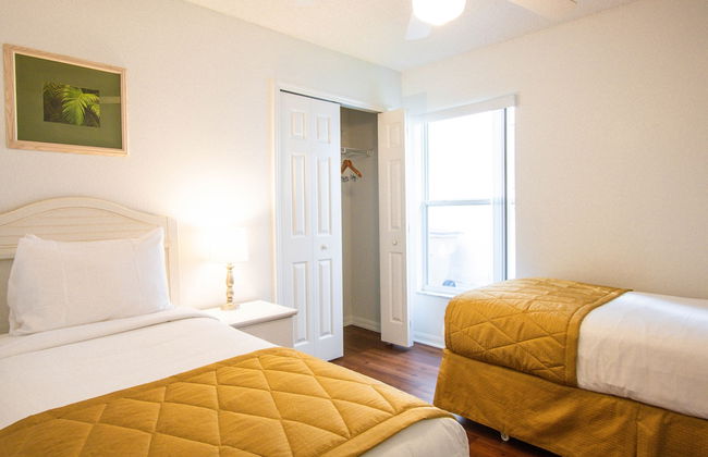 Berkley Lake Townhomes - Photo 7