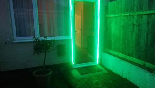 Central Location shops & beach - Photo 1