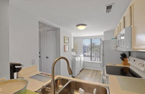 Beach Paradise & Pools - Oceanfront on Harbor Island - Foto 13