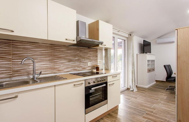 Torine - Capacious Holiday Home in Neorić with Heated Swimming Pool - Foto 6