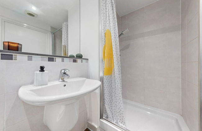 Penthouse 2-bed Apartment in The Heart Of E15 - Foto 21