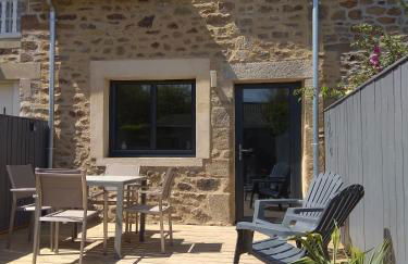 Maison Cosy entre CAP FREHEL et SAINT MALO 1km PLAGE 5min GR34 Wifi Jardin Vélos "CASA OHANA" - Foto 1