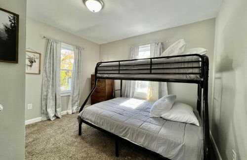 7086 Tylersville Beautiful 4 BDR Home - Near I-75 - Foto 23