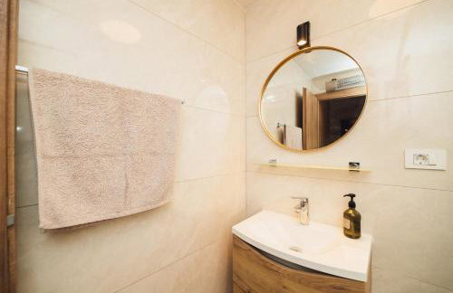 Maison Laurel - Beautiful Stone Estate With Private Pool, Near Split and Omiš - Foto 21