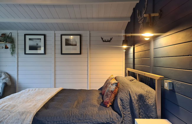 The Little Hide - Adult Only Camping Pods - Photo 4