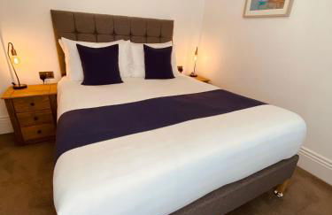 Carlton Guest Suites - Weymouth - Photo 2