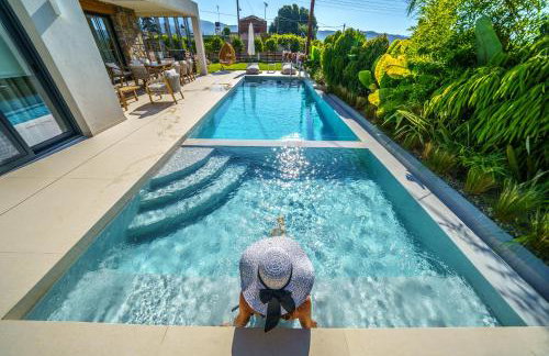 Villa Olira - Foto 1