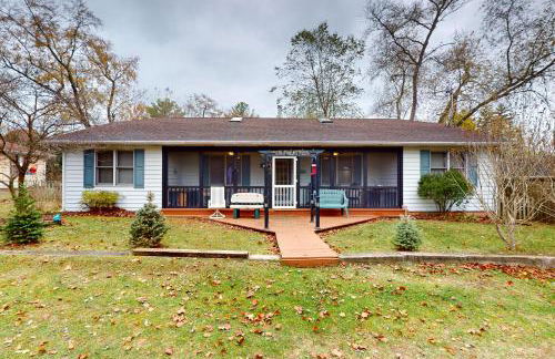 Four Bedrooms & a Beach - Photo 3