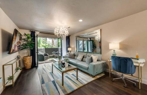 Contemporary Dallas 2BR Condo Patio & Pool - Foto 1