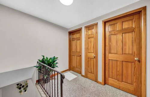 Cozy Duplex Near BUF International Airport - Foto 8