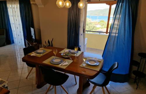 K for Karavomilos - Photo 4