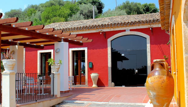 Check-in/check-out kiosk