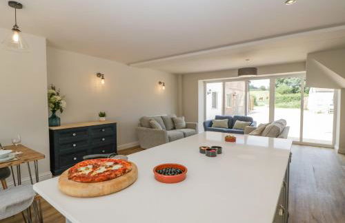 Threshing Barn - Photo 13