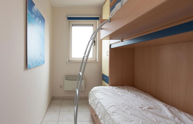 Apartment With Terrace and sea View in Mariakerke - Photo 5