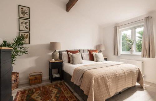 Goodwood - Modern Stay in Cotswolds with Hot Tub - Foto 9