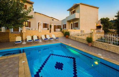 Antigoni Villa, Spacious Nature Retreat with Pool, By ThinkVilla - Foto 11