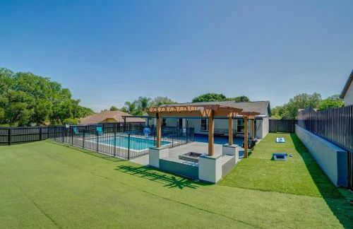 New Resort Style Oasis ~ LED Pool & Game Room - Foto 32