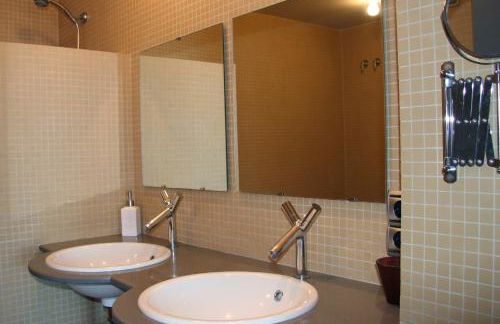 The Place to Be - Photo 16