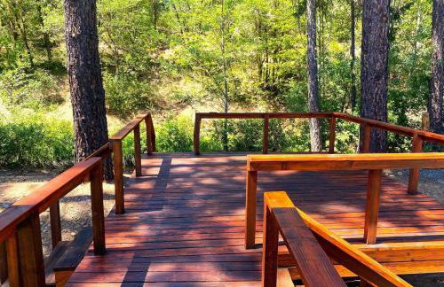 RV42 with Large Deck on a Creek - Foto 3