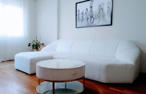 Acogedor apartamento a un paso de Gascona con WiFi Netflix Disney Plus y Prime gratis by M&N's House - Foto 4