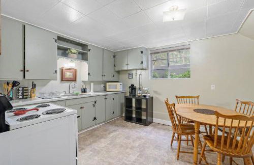 Cozy Holiday Hideaway King Bed Free Parking - Foto 5