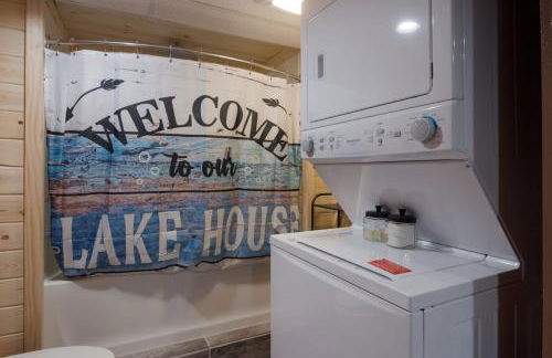 1BR Fife Lake Haven with Fire Pit & Hot Tub - Foto 18