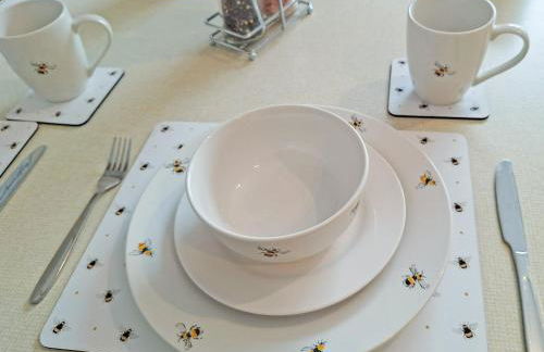 The Bee Happy House - Photo 3