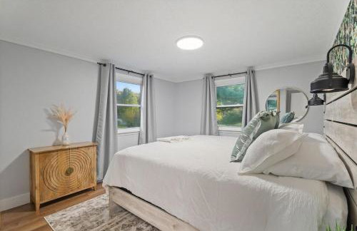 Near Ithaca! Hot Tub! LRG Home! Sleeps 8 Dogs ok! - Foto 20