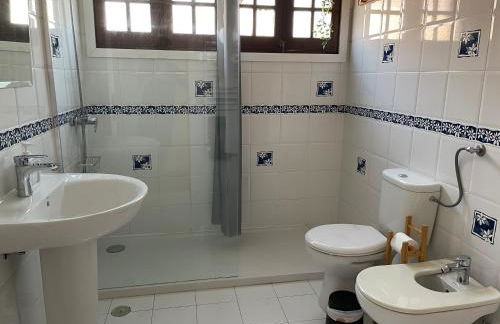 First-Line Oceanfront House in Moledo - Foto 16