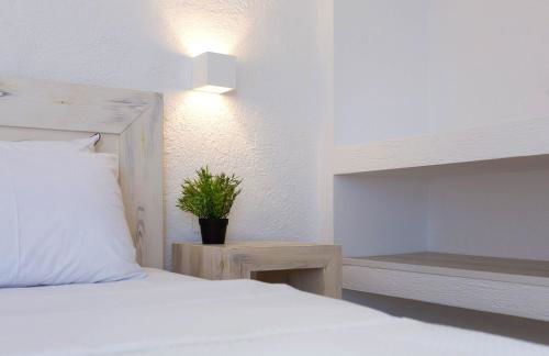 Pahivouni Studios & Suites - Photo 45