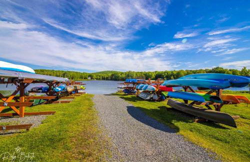 Evergreen Escape Hot Tub Firepit Resort Pool - Foto 58