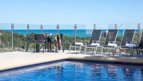 Villa León en Denia, vacaciones con barbacoa en terraza, piscina privada y vistas al Mediterráneo by Family Homes - Foto 3, sunbed
