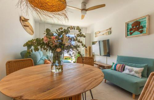 Apartamento con terraza, piscina y parking - Foto 21