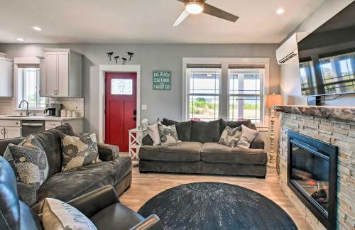 Ocean Shores Getaway with Fireplace and Hot Tub! - Foto 4