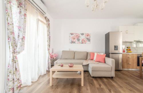 Sophia's Comfortable Home with a Private Backyard - Foto 13